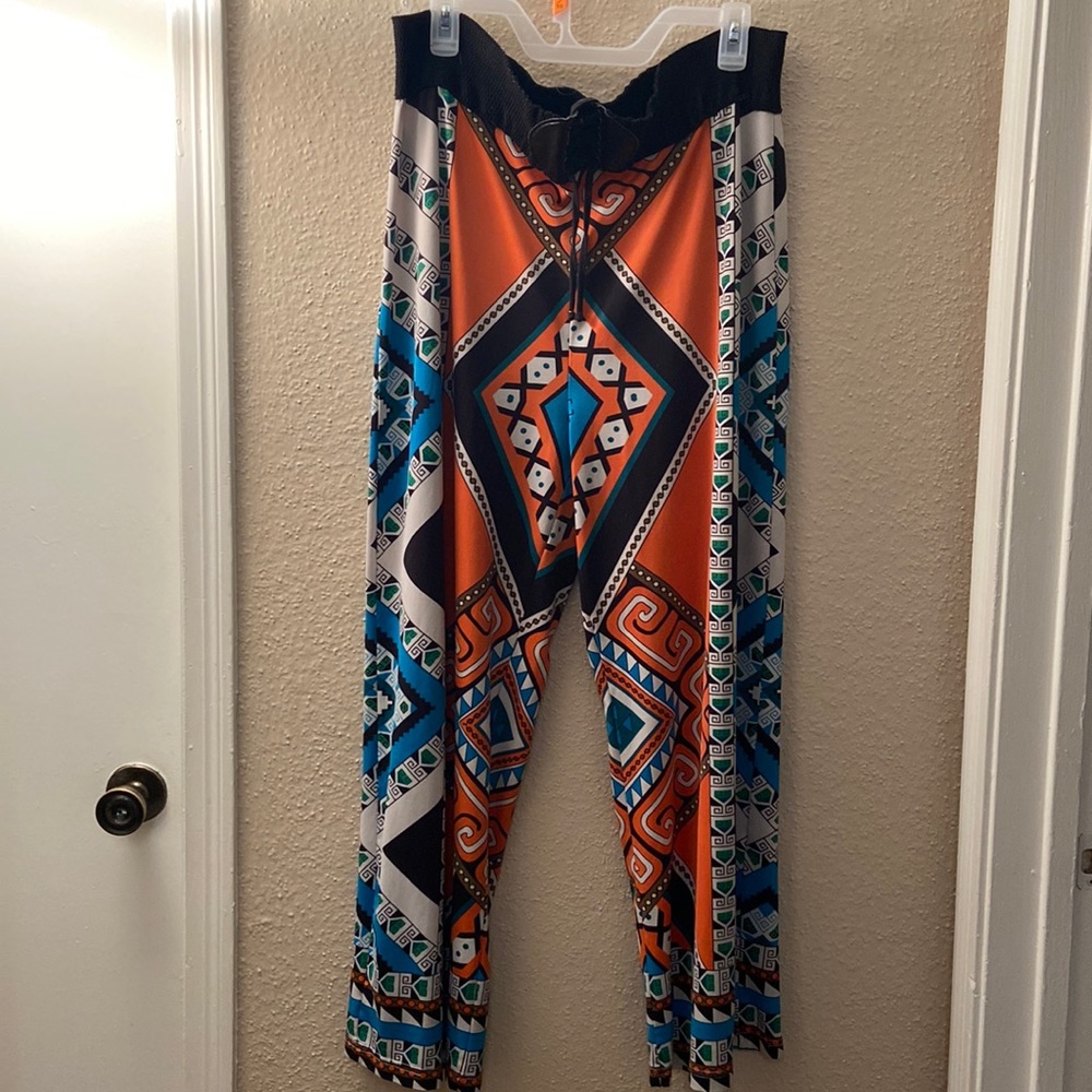 Fairly worn, very stretchy palazzo pants, Size XL
